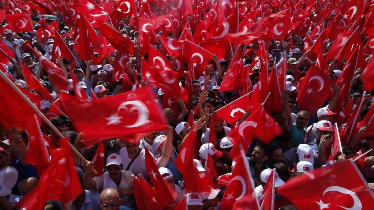 Turecký dôstojník z veliteľstva NATO požiadal Američanov o azyl