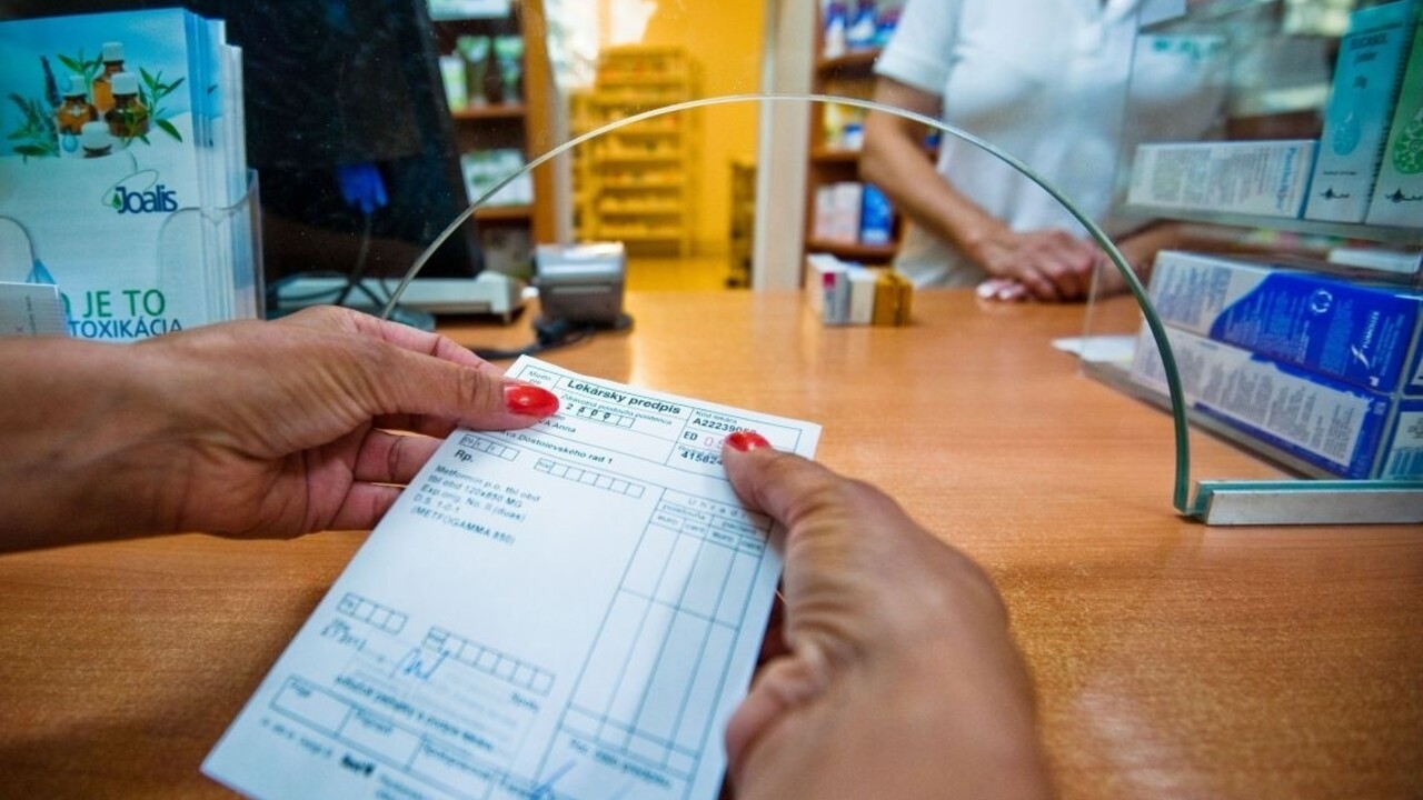 Poisťovne zažalovali rezort zdravotníctva. Pre liek na rakovinu