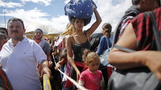 Hladní Venezuelčania si budú môcť nakúpiť. Hranice s Kolumbiou otvoria