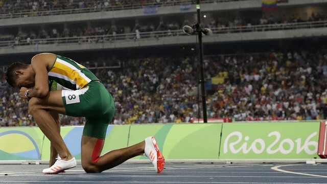 Van Niekerk vytvoril nový rekord na 400 m, v závere sa cítil osamotený