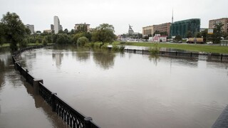 Moskvu zasiahol najväčší prívalový dážď za posledných sto rokov
