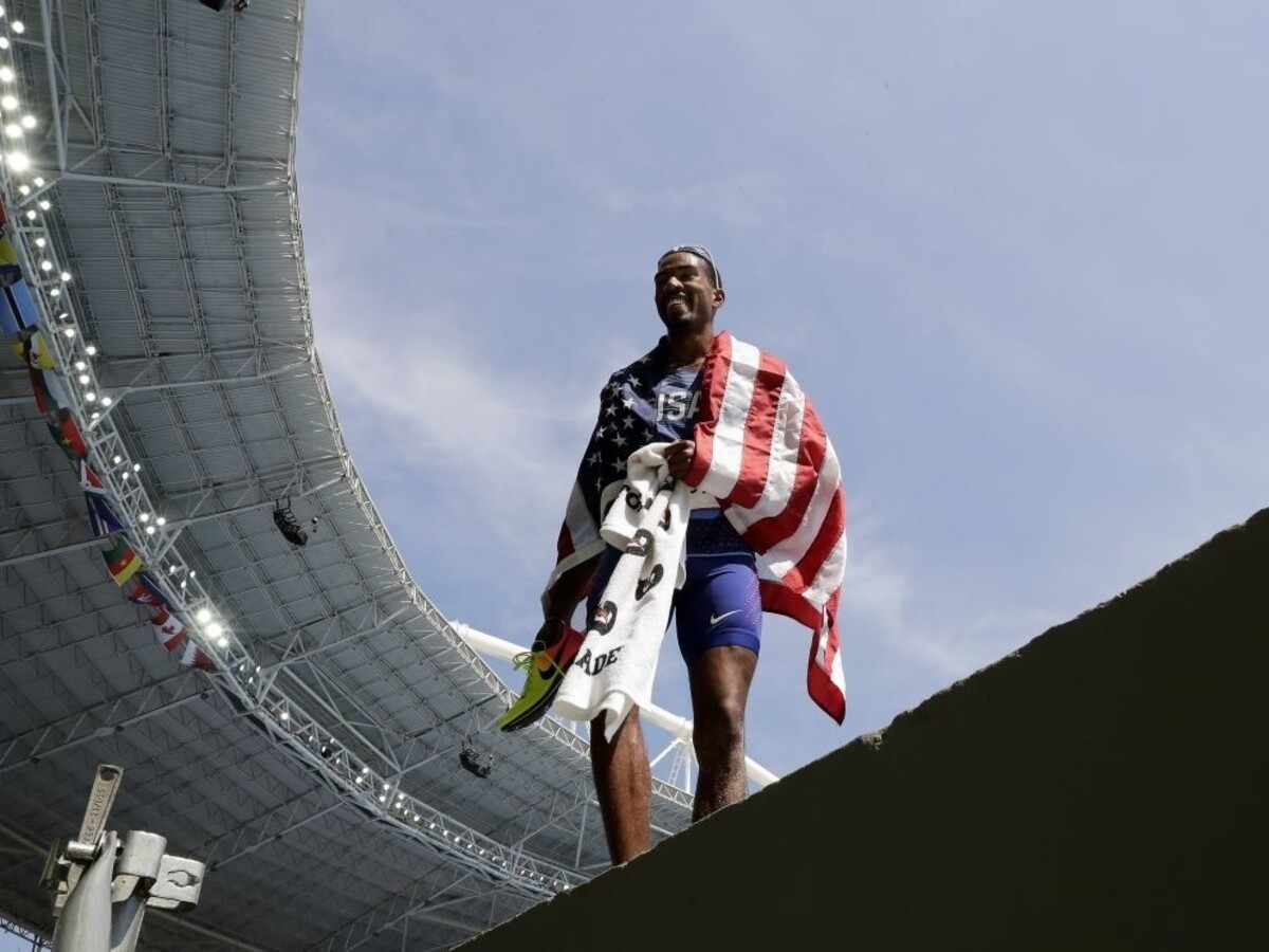 Američan Taylor obhájil titul v trojskoku, skočil výkon roka