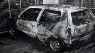 Vo Švédsku zhoreli tisíce áut, polícia je bezradná