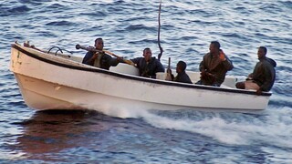 Piráti tanker s naftou neuniesli, posádka sa pohádala so šéfmi