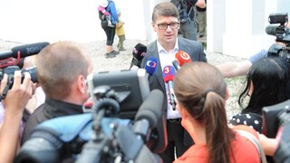 Sporné zvýšenie koncesionárskych poplatkov vláda presunula