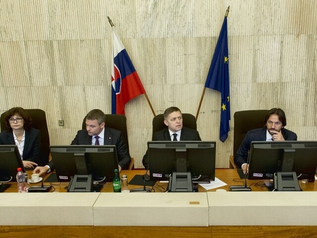Schválili protischránkový zákon, firmy sa budú musieť odkryť