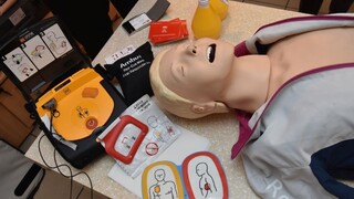 Defibrilátor v Tatrách zachránil ďalší život, majú ho už aj chatári