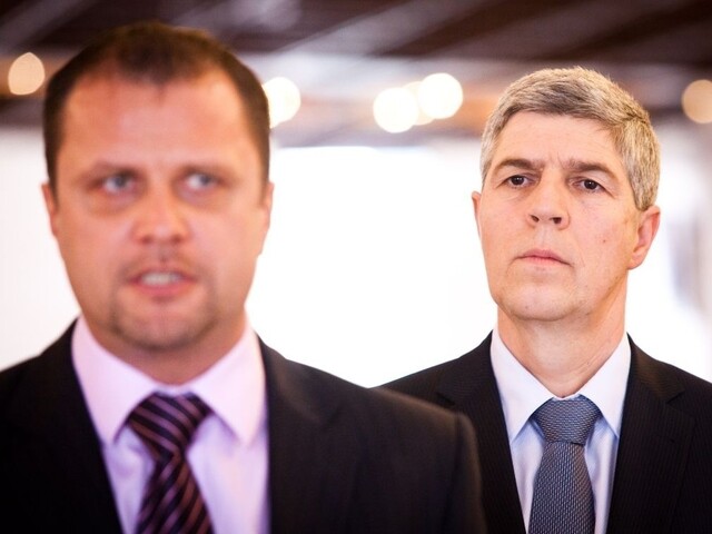 Situácia v koalícii sa mení, odídenci zo Siete idú k bugárovcom