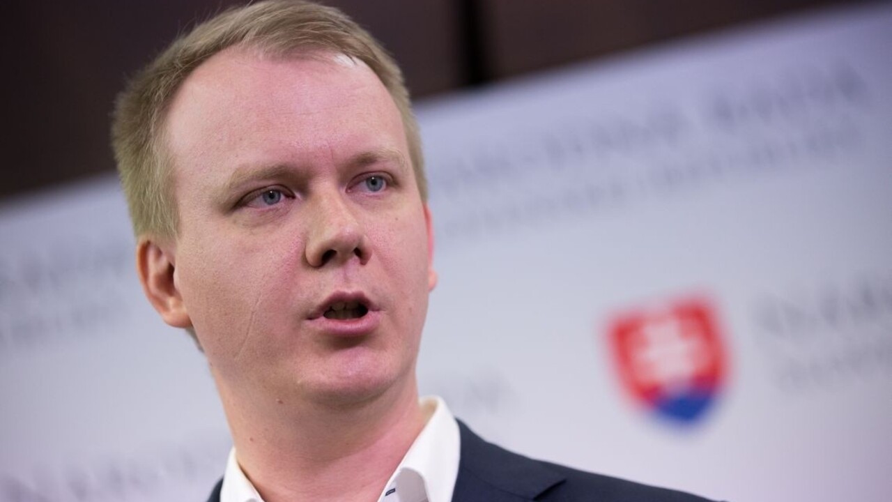 Beblavý kritizuje strojnásobenie úrokov pri študentských pôžičkách