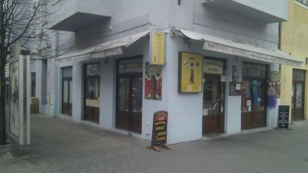 Turkovi v Piešťanoch zničili obchod, ľudia ho podporia kúpou kebabu