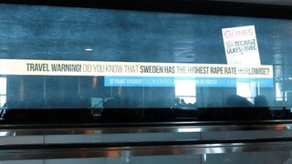 Turci na letisku varujú pred Švédskom, vraj je to krajina znásilnení
