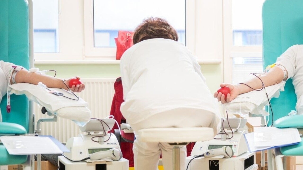 Urgentne potrebujeme darcov krvi, vyzýva nemocnica v Ružomberku