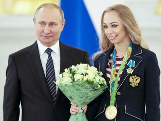 Rusi štedro odmenia víťazov z Ria, nezískajú len milióny rubľov