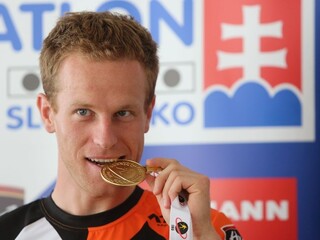 Slovák Martin Otčenáš sa stal majstrom sveta v letnom biatlone