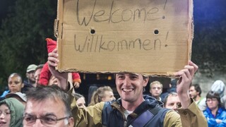 Nemecko očakáva menej migrantov, integrovať by sa mala väčšina
