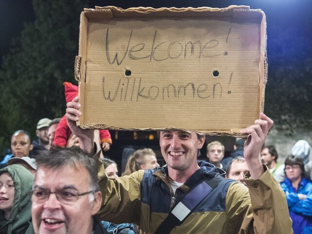 Nemecko očakáva menej migrantov, integrovať by sa mala väčšina