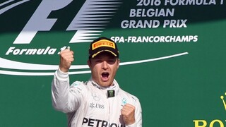 Rosberg zvíťazil na poriadne divokej Veľkej cene Belgicka
