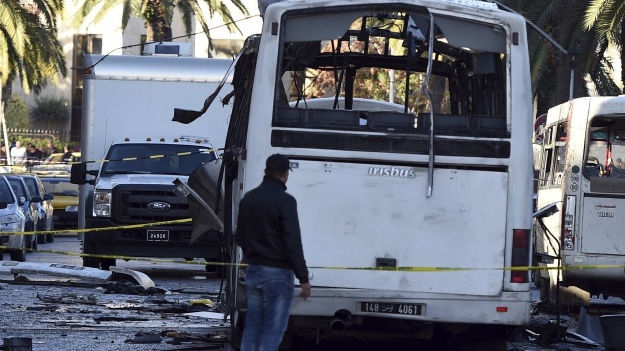V Tunisku sa zrazil kamión s autobusom, hlásia mnoho mŕtvych a zranených