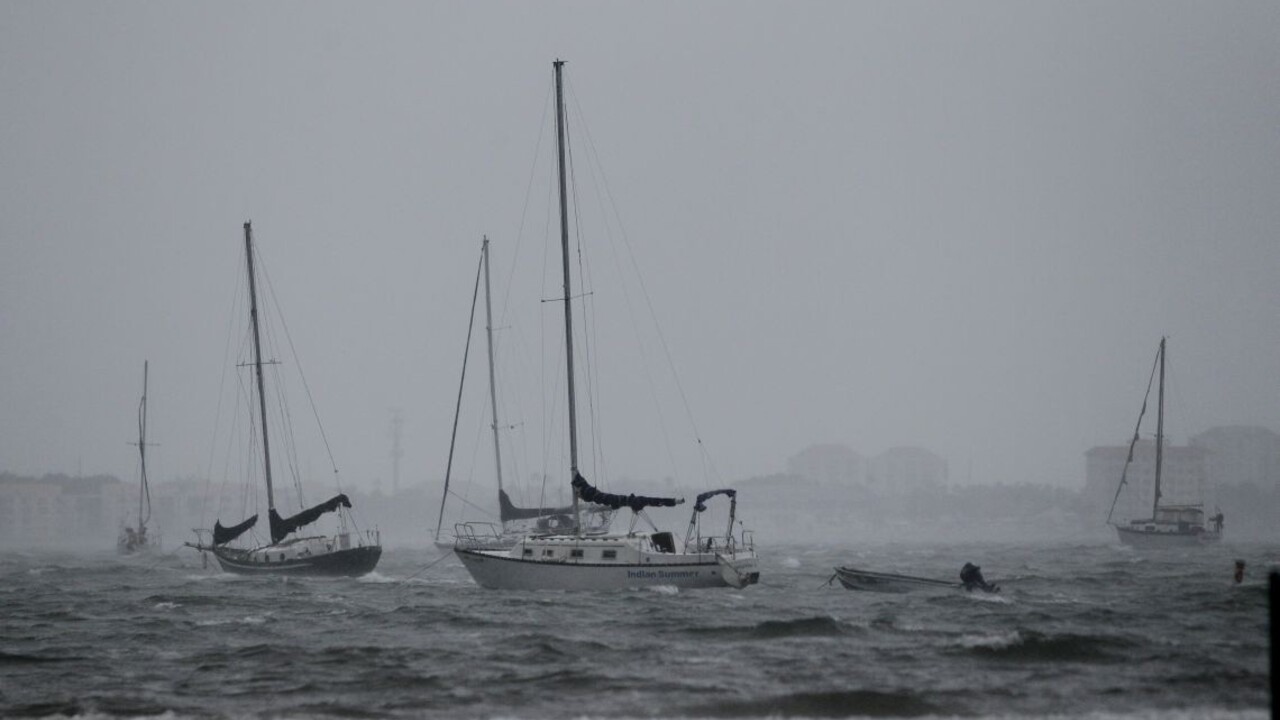 more voda lode búrka hurikán vietor ilu 1140 px (SITA/The Tampa Bay Times via AP)