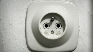 Merač mu elektrinu meria, aj keď ju nepoužíva. Prichádza o stovky eur