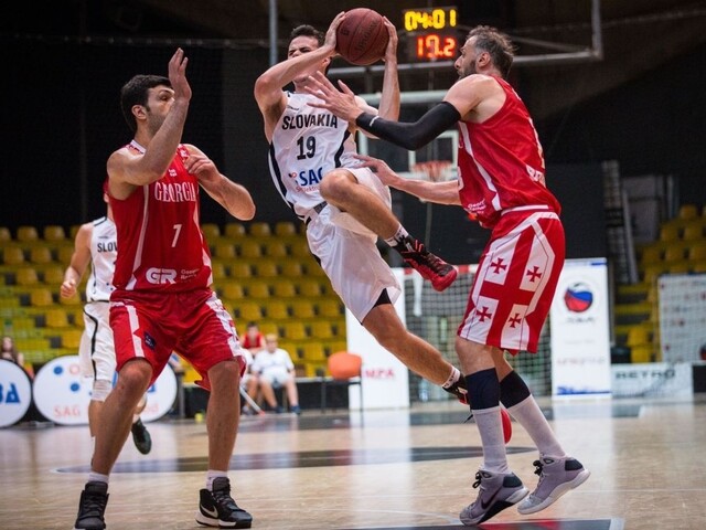 Naši basketbalisti prehrali, pod košmi dominovala hviezda Gruzíncov