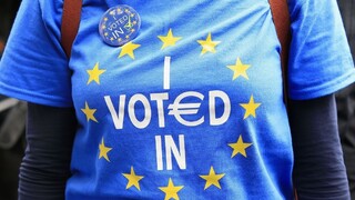 Briti chcú druhé referendum, vyhovieť miliónom vláda odmieta