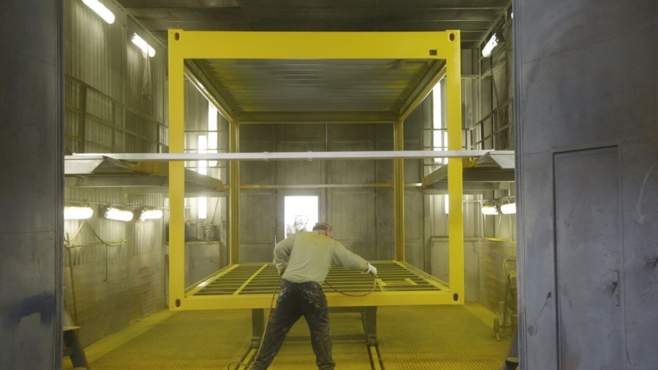 Počet voľných pracovných miest v Česku je na osemročnom maxime