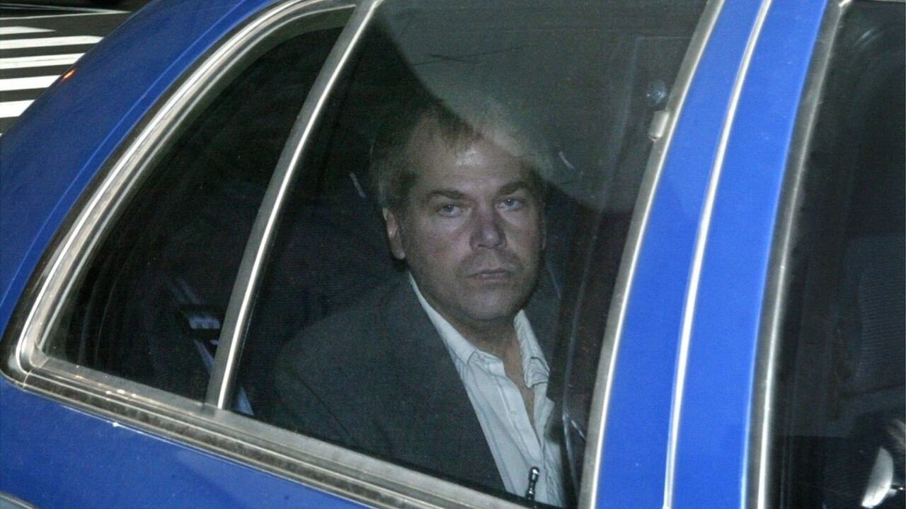 Muža, ktorý strieľal na Reagana, prepustili po 35 rokoch na slobodu