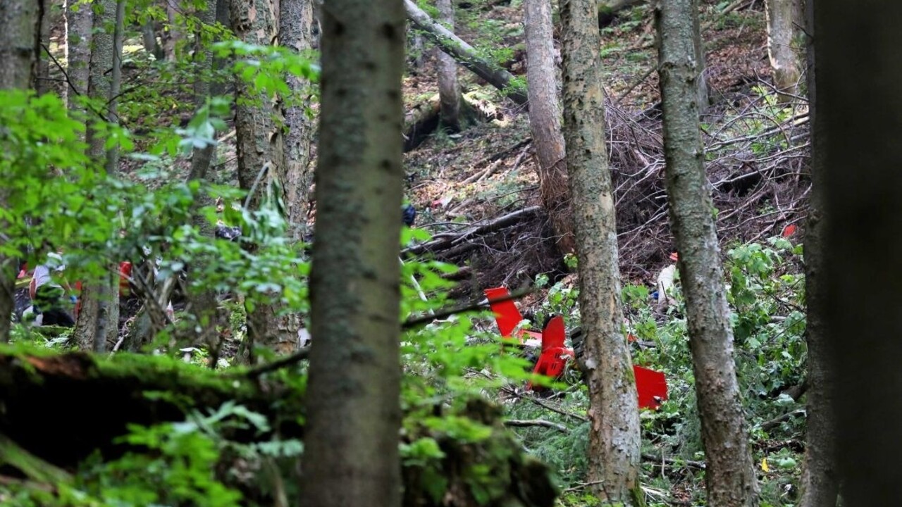 trosky les havária vrtuľníka Strelníky 1140 px (SITA/Peter Rusko)