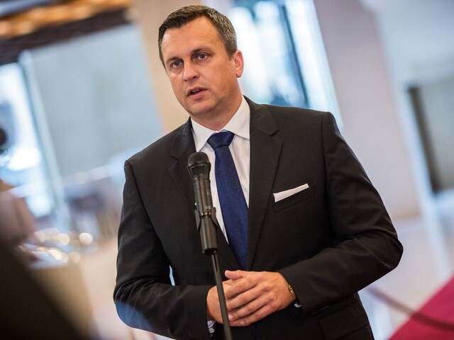 Danko v relácii V politike: Za zvýšenie koncesií SNS nezahlasuje