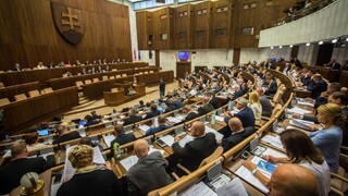 Rokovanie parlamentu aj o pokutách za diaľničné známky