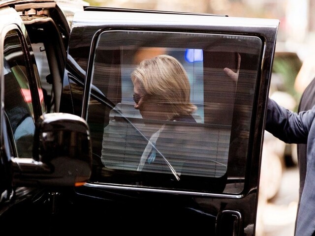 Clintonová ruší program, trápia ju zdravotné problémy