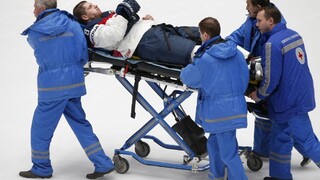 Sersen sa z operácie nohy pomaly zotavuje