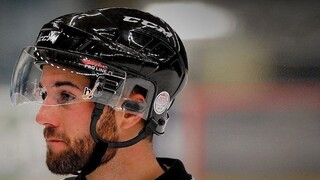 Českého hokejového rozhodcu zasiahli pukom do hlavy, neprežil