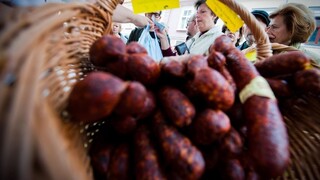 Ťahajú za kratší koniec. EÚ chce posilniť postavenie prvovýrobcov