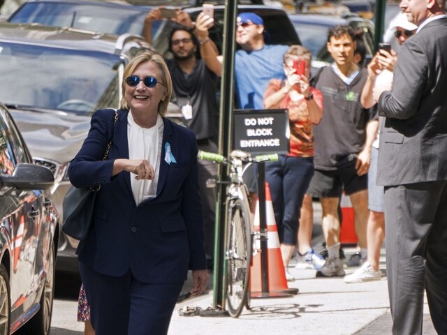 Clintonovej stav sa zlepšuje, vráti sa do volebnej kampane