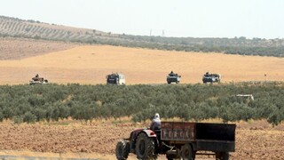 Sýria odmieta tureckú pomoc, kamióny zostali na hraniciach
