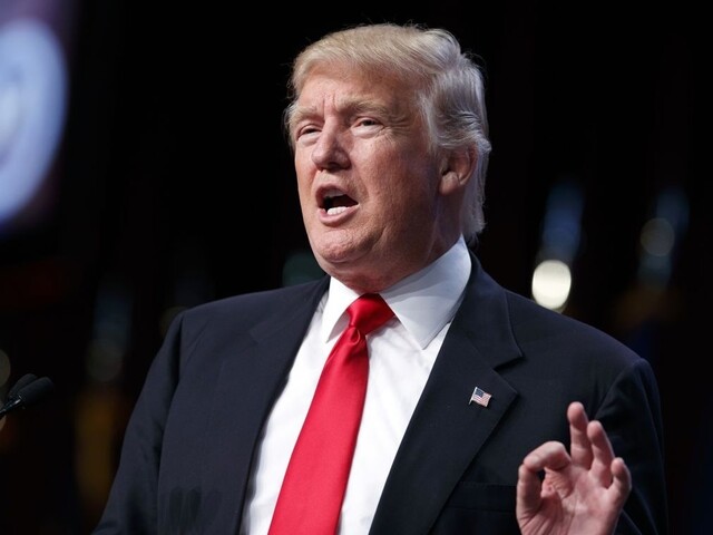 Trump zareagoval na Clintonovej zápal pľúc: Jeho zdravie je vynikajúce