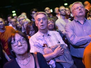 Voľby v Berlíne vyhrali sociálni demokrati, Merkelovej strana je druhá