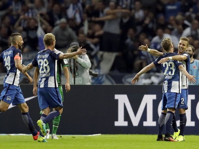 O prvú priečku v Bundeslige sa delí Bayern Mníchov a Hertha Berlín