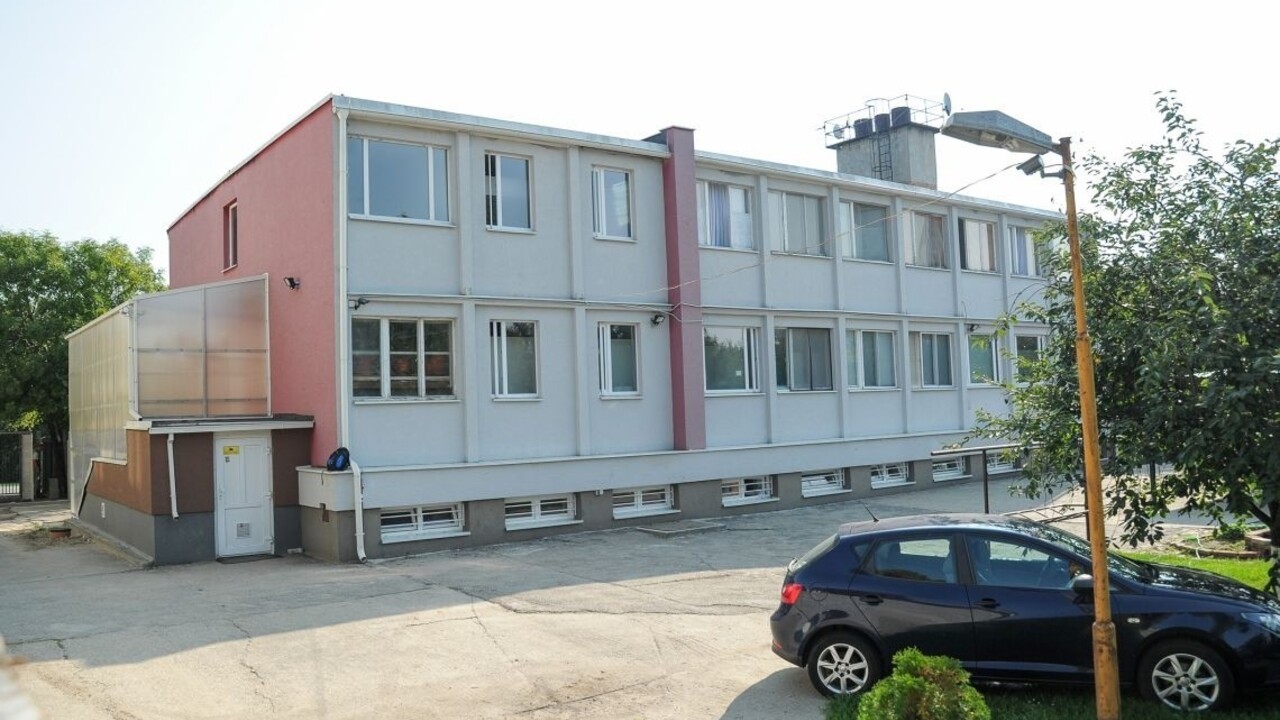 Deti aj rodičia bránili ústav v Galante. Vraj hrozia úteky