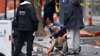 Podozrivého strojcu bombových útokov už americká polícia obvinila