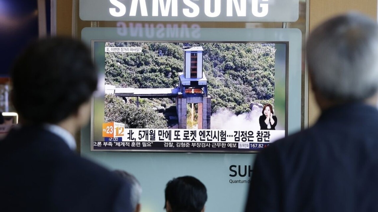 Vodca Kim cieli na vesmír, v KĽDR testovali raketový motor