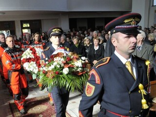 So záchranármi, ktorí zahynuli pri Strelníkoch, sa rozlúčili stovky ľudí