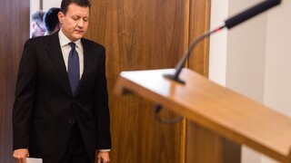 Oslabí opozíciu, môže byť príkladom. Politici reagujú na Lipšicov odchod