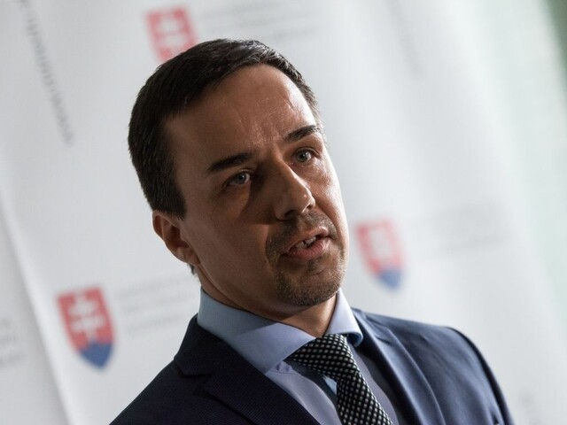 Premiérov poradca poradil šéfovi Čistého dňa, podľa opozície pochybil