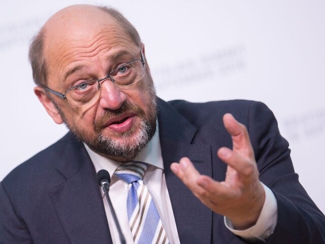Schulz varuje pred problémami, ak bude Británia odkladať Brexit