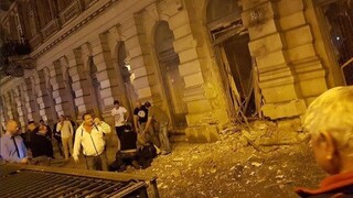 Centrom Budapešti otriasla explózia, zranenia utrpeli policajti