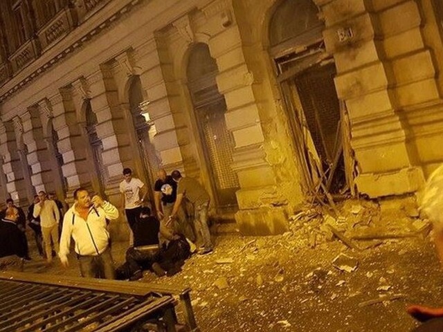 Centrom Budapešti otriasla explózia, zranenia utrpeli policajti