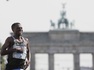Etiópčan Bekele vyhral Berlínsky maratón, atakoval svetový rekord